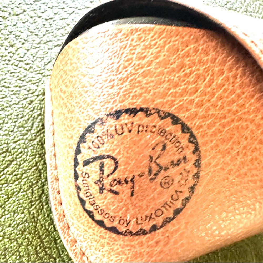 Ray-Ban Gold Aviator Sunglasses with Brown Case - Picture 6 of 7